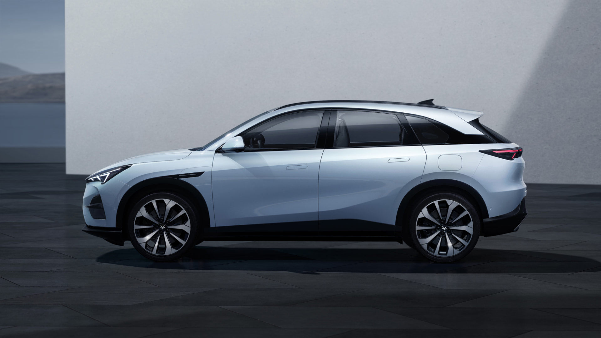 ARCFOX T5 side profile